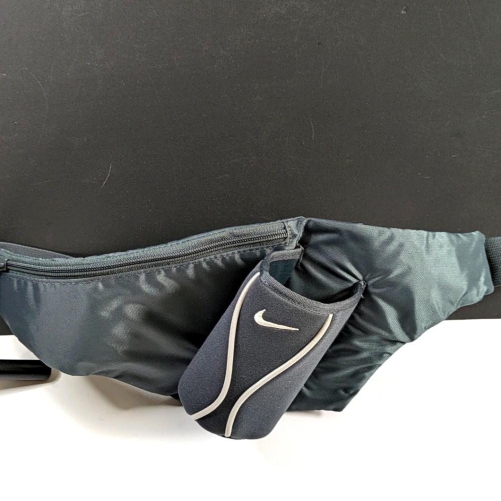 Nike Fanny Pack Crossbody Sling Bag Water Bottle Holder Unisex Hiking Running